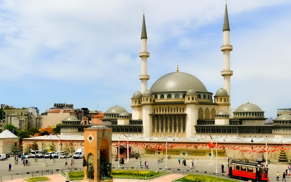 Taksim Camii